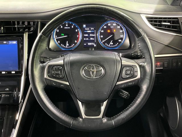 TOYOTA HARRIER 2WD 2019