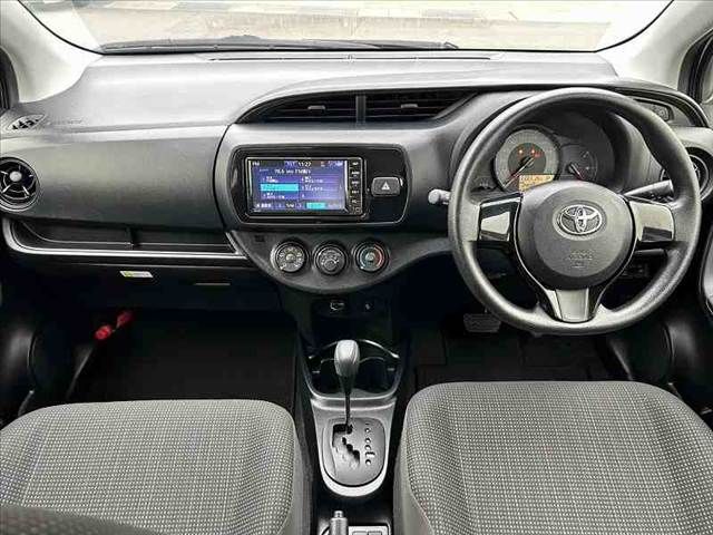 TOYOTA VITZ 2019