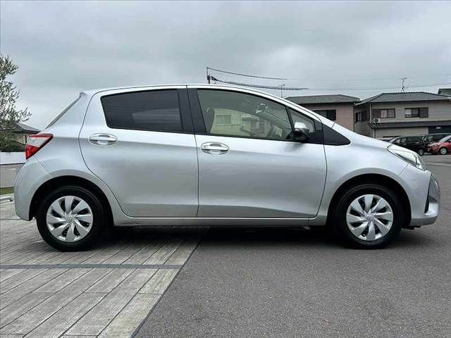 TOYOTA VITZ 2019