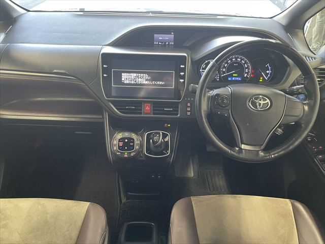 TOYOTA ESQUIRE HYBRID 2017