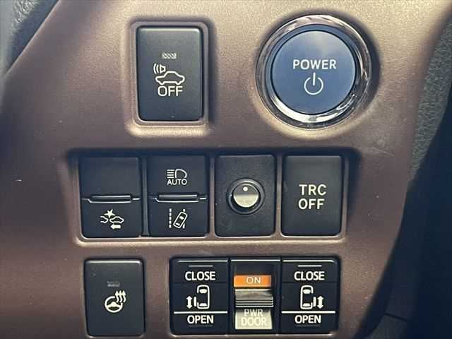 TOYOTA ESQUIRE HYBRID 2017