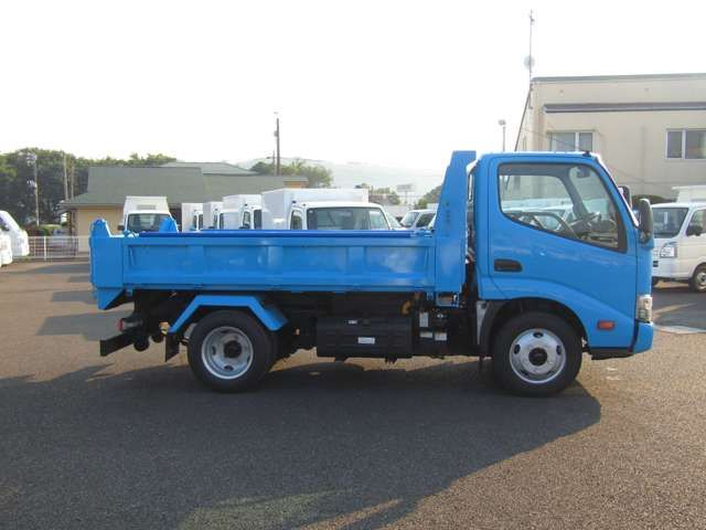 TOYOTA DYNA 2019