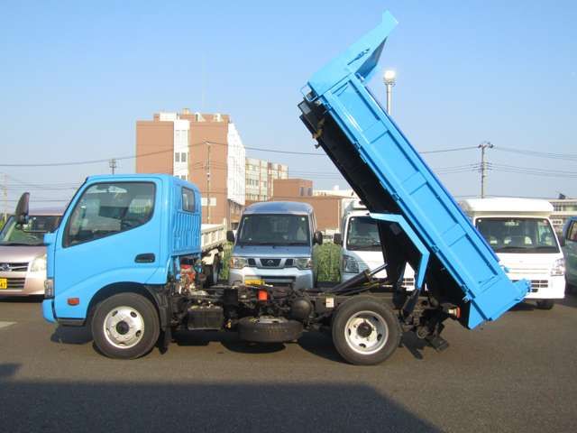 TOYOTA DYNA 2019