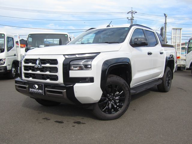 MITSUBISHI TRITON 2025