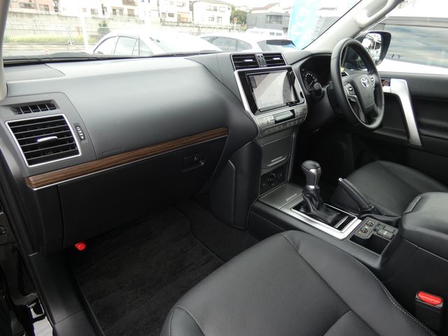 TOYOTA LANDCRUISER PRADO 2023