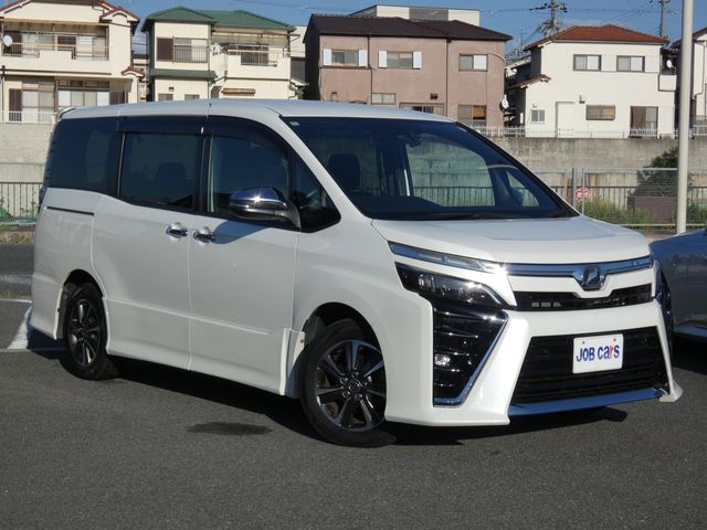 TOYOTA VOXY 2020