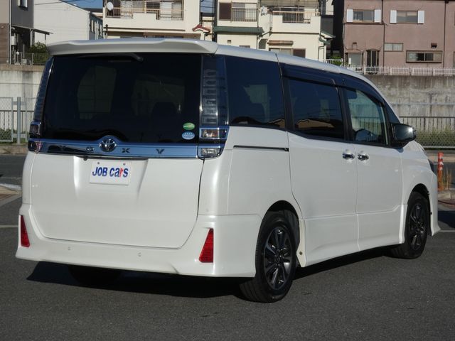 TOYOTA VOXY 2020