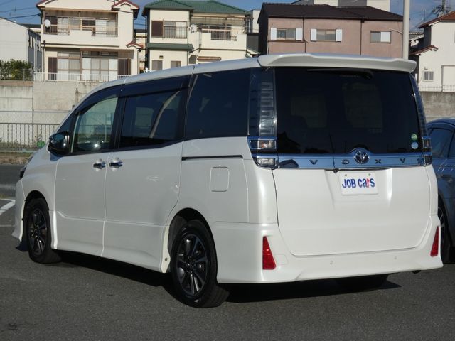 TOYOTA VOXY 2020