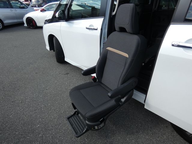 NISSAN SERENA  WG 2023