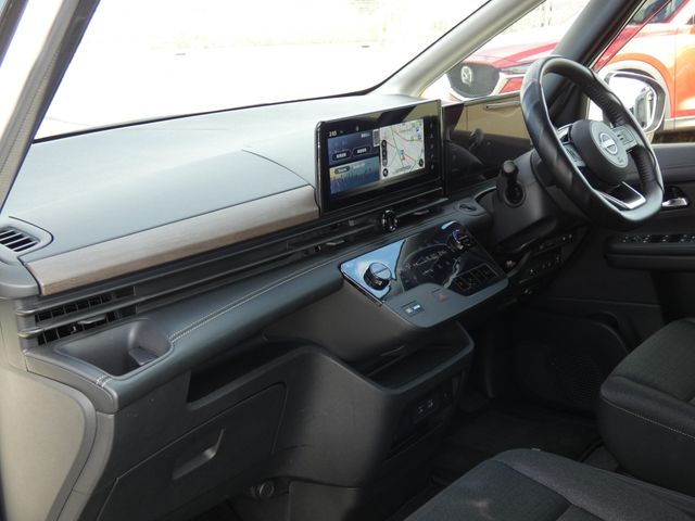 NISSAN SERENA  WG 2023