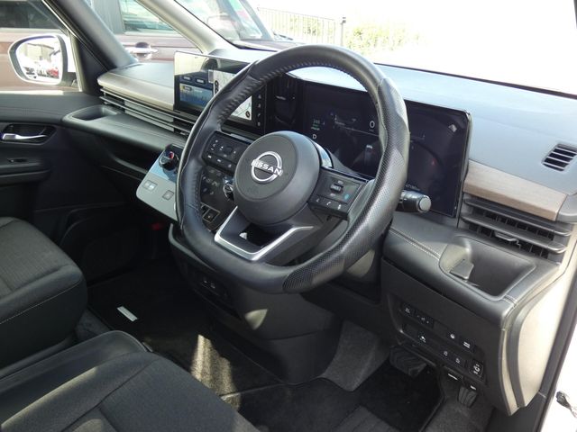 NISSAN SERENA  WG 2023