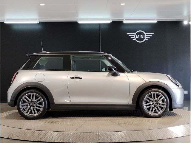 BMW MINI COOPER 2025