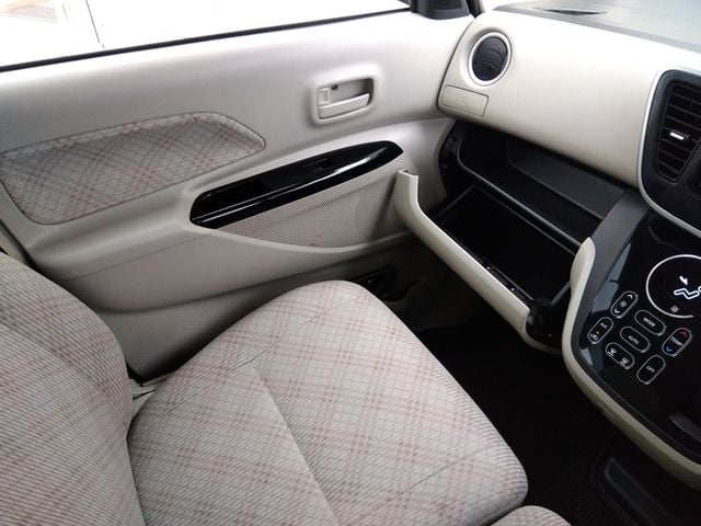 MITSUBISHI eK SPACE 2018