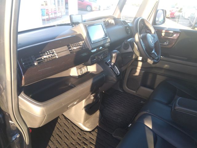 HONDA N BOX CUSTOM 2021