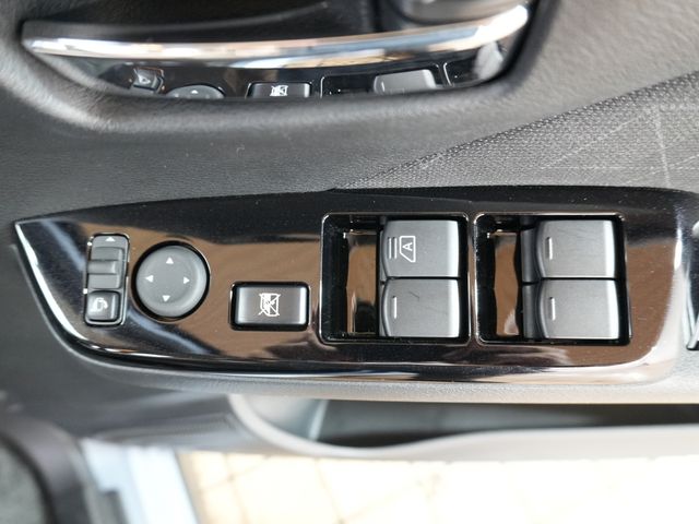 MITSUBISHI ek X EV 2023