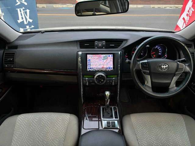 TOYOTA MARK X 2010