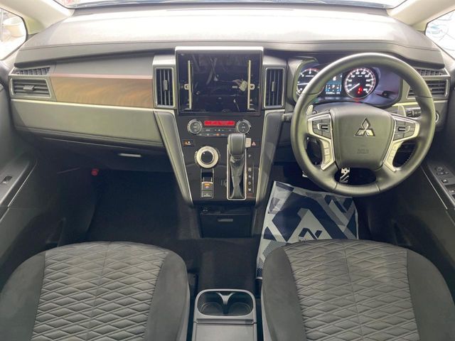 MITSUBISHI DELICA D:5 4WD 2024