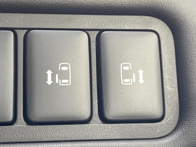 MITSUBISHI DELICA D:5 4WD 2024