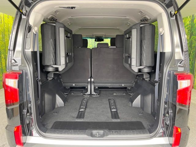 MITSUBISHI DELICA D:5 4WD 2024