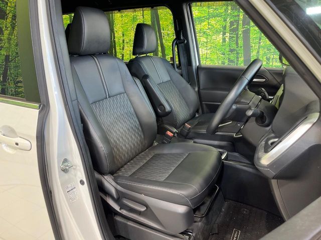 TOYOTA NOAH HYBRID 2022