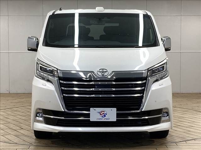 TOYOTA GRANACE 2020
