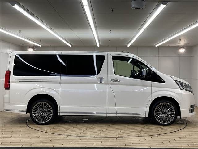 TOYOTA GRANACE 2020