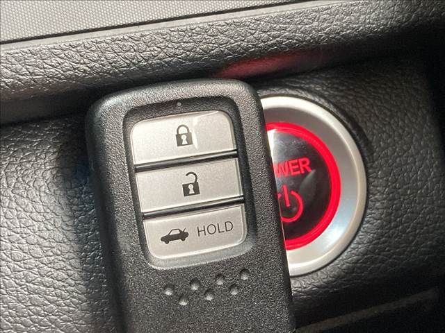 HONDA INSIGHT sedan 2019