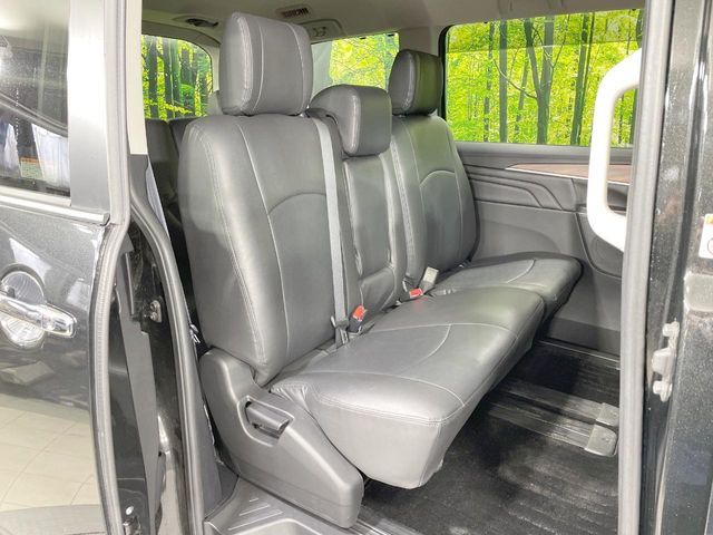 MITSUBISHI DELICA D:5 4WD 2023