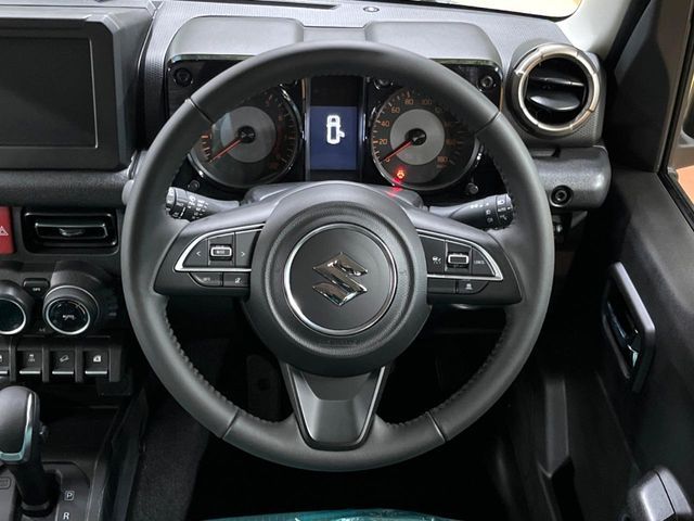 SUZUKI JIMNY NOMADE 2025