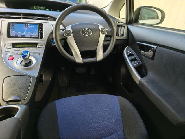 TOYOTA PRIUS 2013