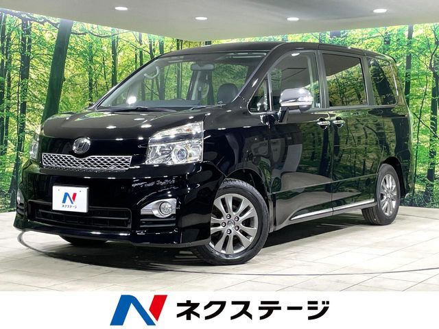 TOYOTA VOXY 2013