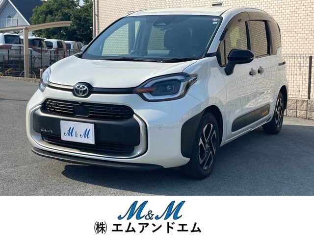 TOYOTA SIENTA HYBRID 2022