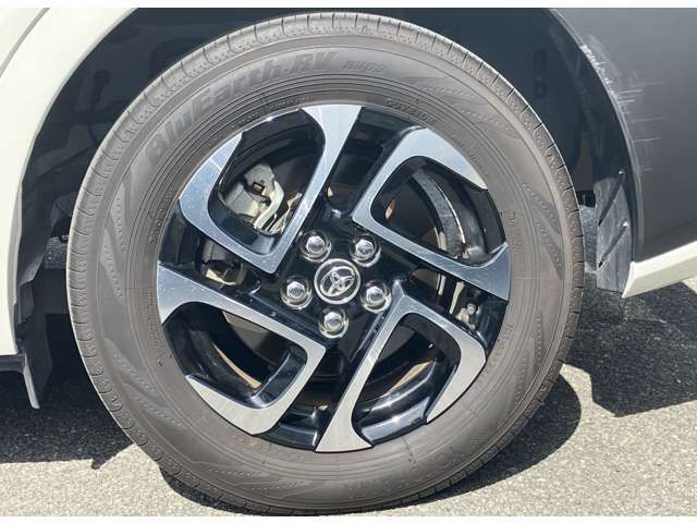 TOYOTA SIENTA HYBRID 2022