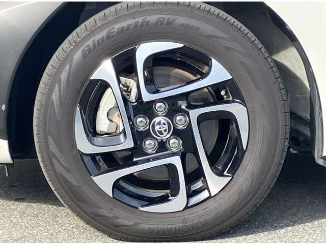 TOYOTA SIENTA HYBRID 2022