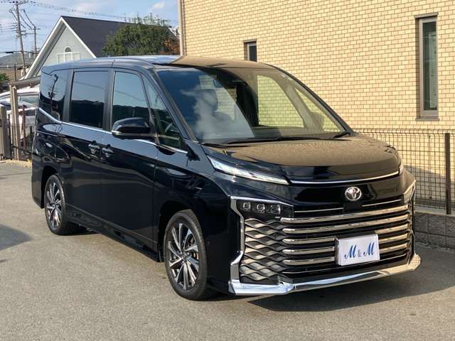 TOYOTA VOXY 2022