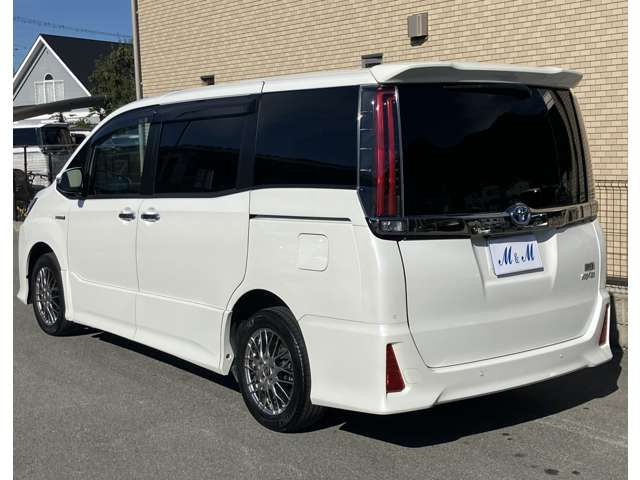 TOYOTA NOAH HYBRID 2019