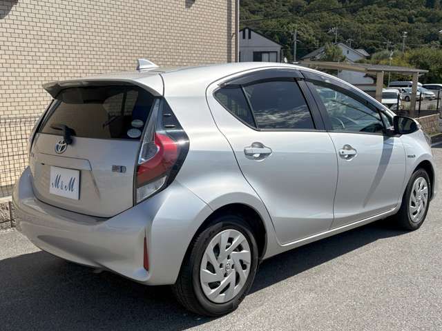 TOYOTA AQUA 2017