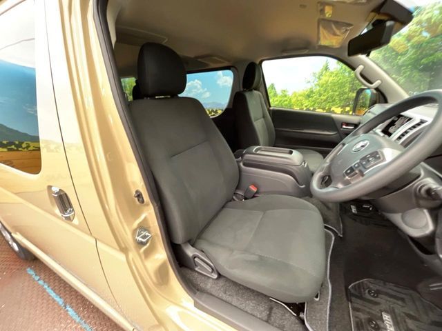 TOYOTA HIACE van 2WD 2025