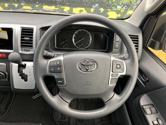 TOYOTA HIACE van 2WD 2025