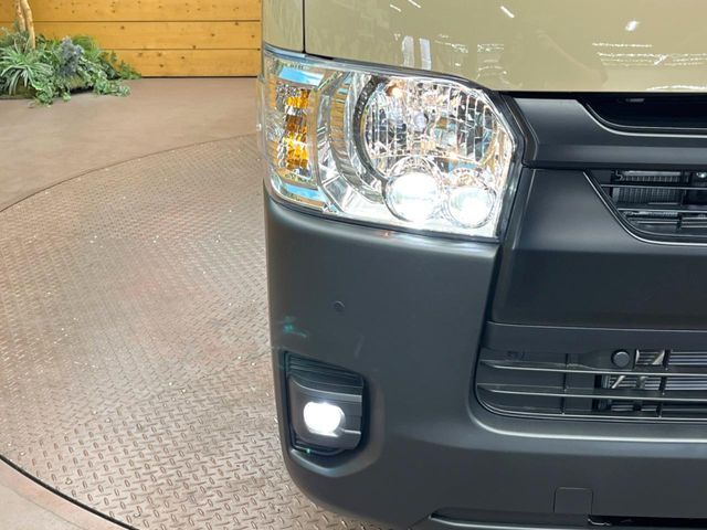 TOYOTA HIACE van 2WD 2025