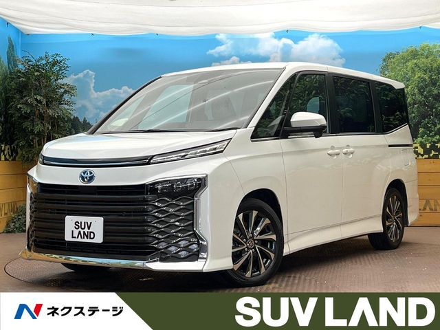 TOYOTA VOXY HYBRID 2025