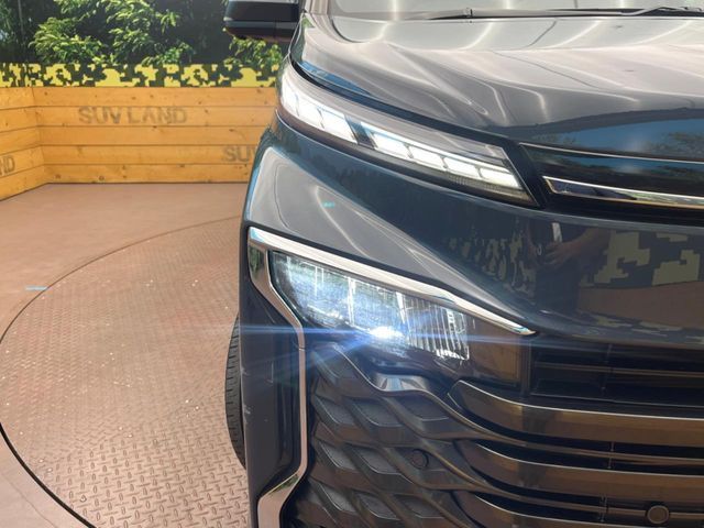 TOYOTA VOXY HYBRID 2022