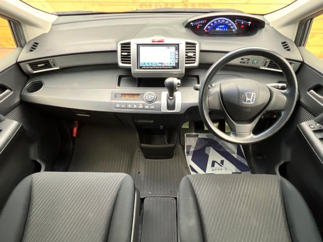 HONDA FREED 2012