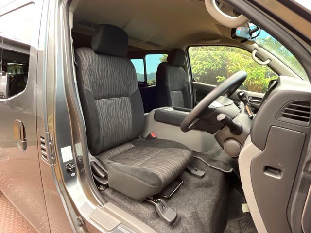 NISSAN NV350 CARAVAN 2018