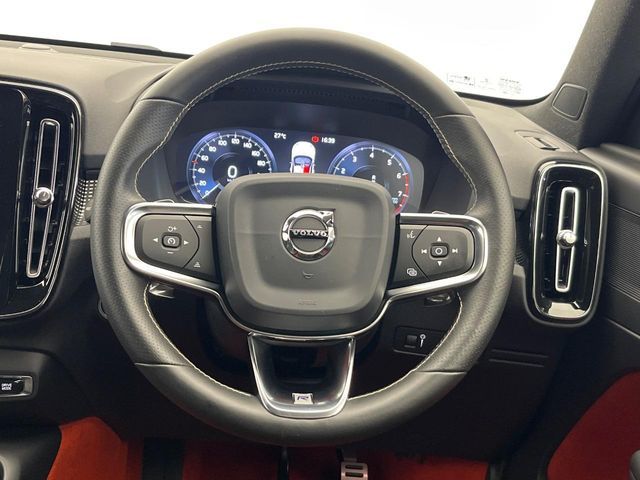 VOLVO VOLVO XC40 2018