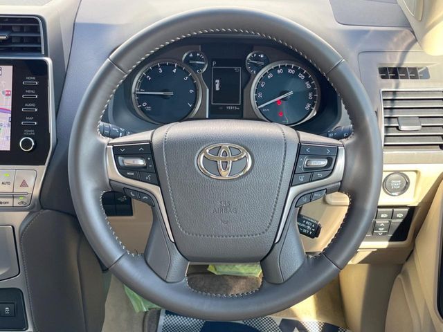 TOYOTA LANDCRUISER PRADO 2023