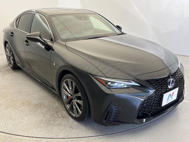 TOYOTA LEXUS IS300h 2022