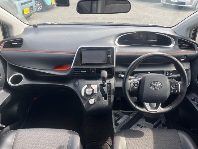 TOYOTA SIENTA 2018