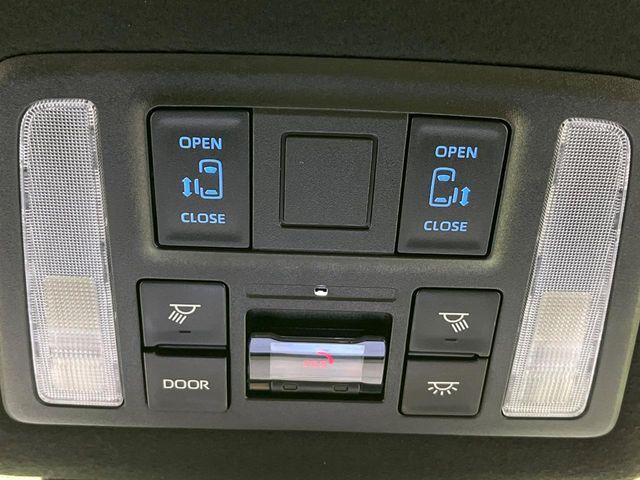 TOYOTA VOXY HYBRID 4WD 2024