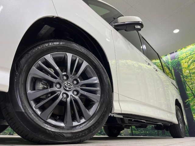 TOYOTA VOXY HYBRID 4WD 2024